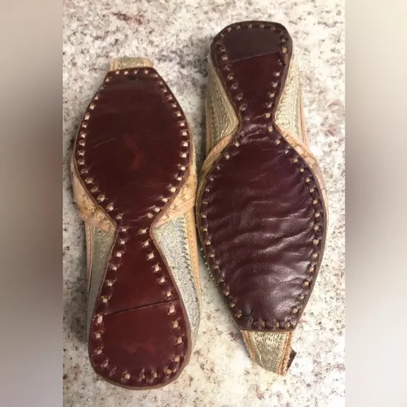 Vtg India Pakistan Child Punjab Silver Embroidered Jutti Curled Toe Leather Shoe