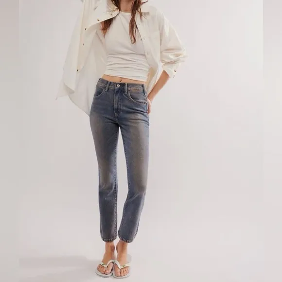 We The Free Low Maintenance Mid-Rise Flare Jeans - Size 27 - Peach Blossom Blue