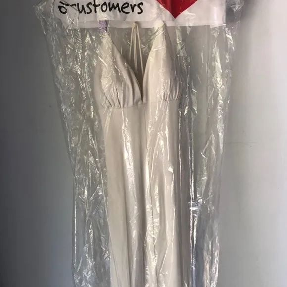 Wedding Dress White 8 spaghetti strap teardrop bust, open back with train