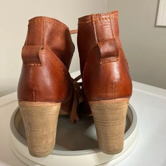 Woman’s Leather Ankle Booties Size 9 Wrap Around Tie Stack Heel Preloved Gentle