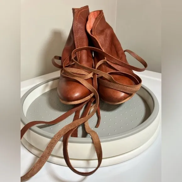 Woman’s Leather Ankle Booties Size 9 Wrap Around Tie Stack Heel Preloved Gentle