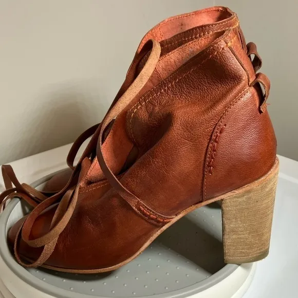 Woman’s Leather Ankle Booties Size 9 Wrap Around Tie Stack Heel Preloved Gentle