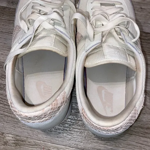 Women Nike Daybreak Sneakers Size 10