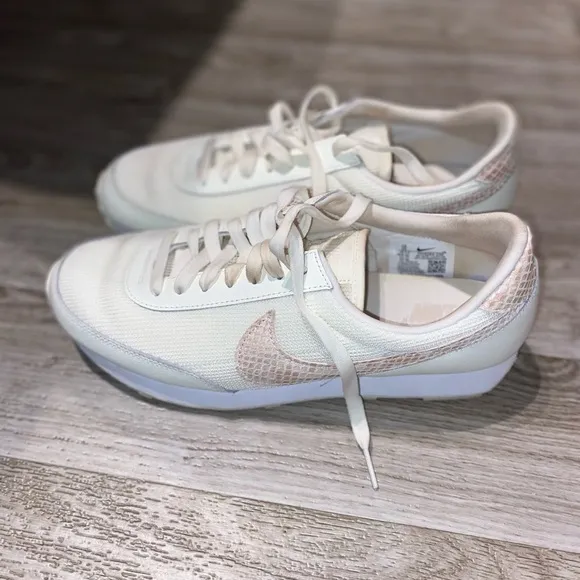 Women Nike Daybreak Sneakers Size 10