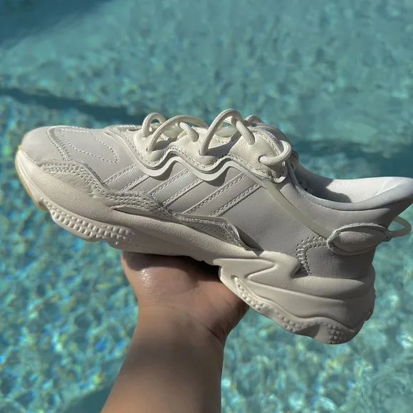 WOMEN'S Adidas Originals Ozweego Off White Gum  Shoes GZ2789