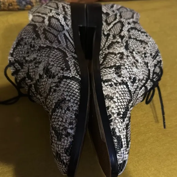 Women’s COLE HAAN Classic Snakeskin Leather Oxford Shoes - Grand Series