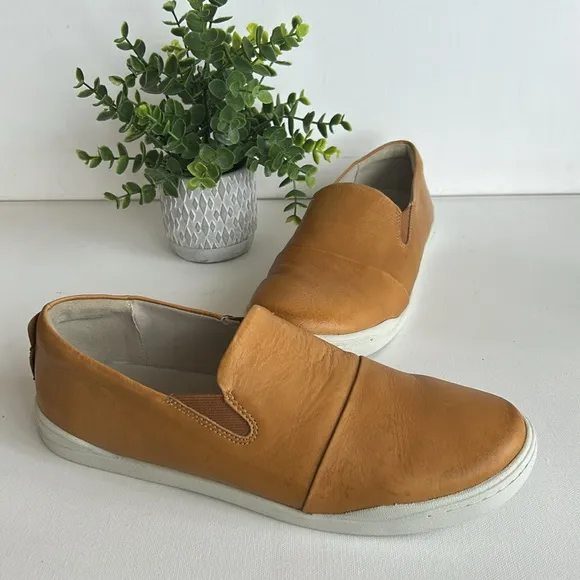 WOMEN'S SOFTWALK ALEXANDRIACASUAL SHOES