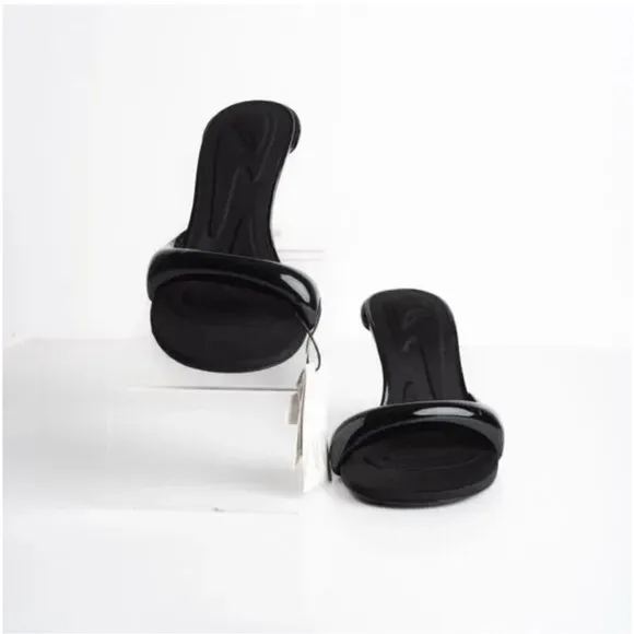 Zara Black Stiletto Heels with Matte Finish