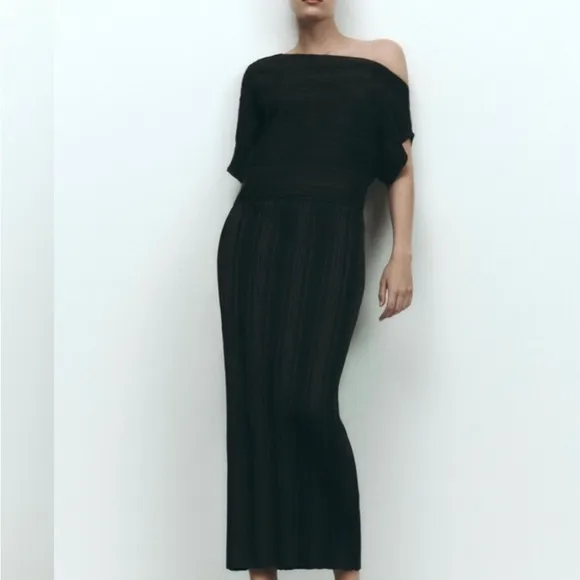Zara Rip Knit Asymmetric classic dress. Black, size small.