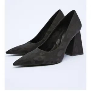 ZARA SHOES 👠 NWT Women’s BLACK GEOMETRIC HEEL POINTED TOE DRESS SHOE SIZE 37