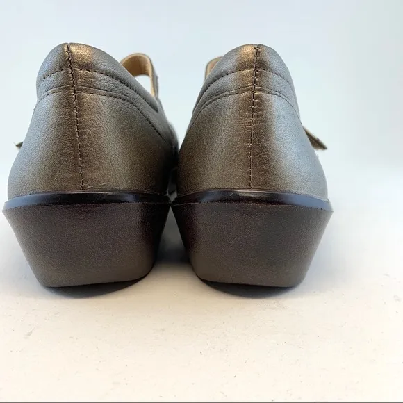 Ziera NIB Pale Bronze Gianna Mary Janes 37 WIDE